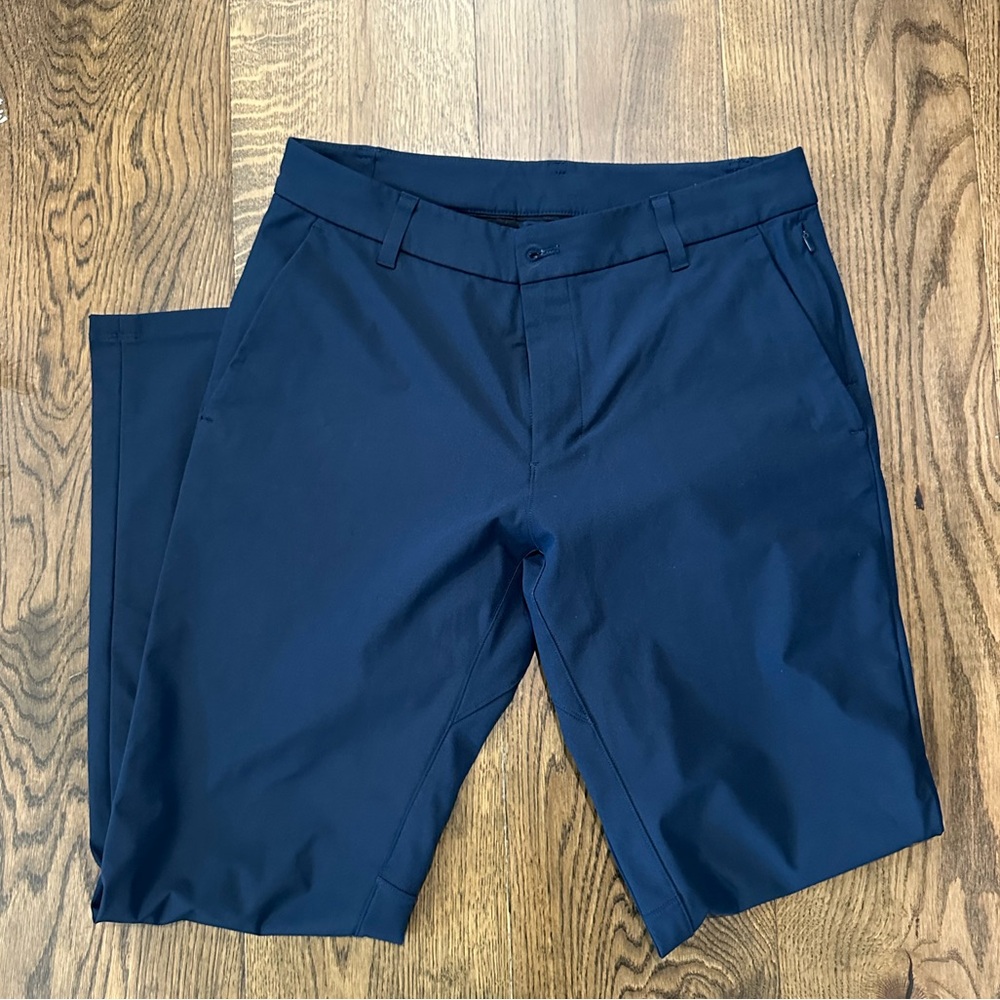 Lululemon men’s commission pant true navy size 31 inch waist 32 inch inseam